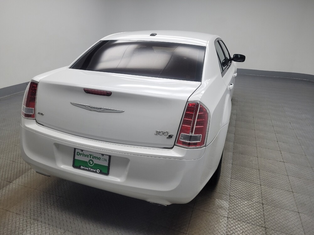 2014 Chrysler 300 in Highland, IN 46322 - 18097235 7