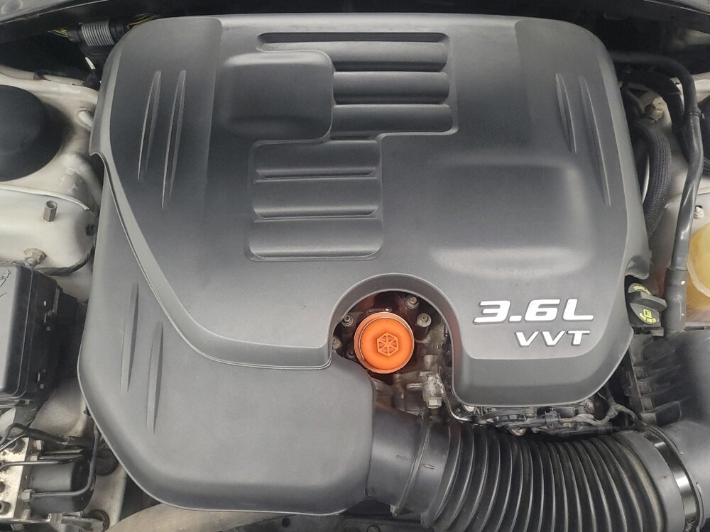 2014 Chrysler 300 in Highland, IN 46322 - 18097235 30