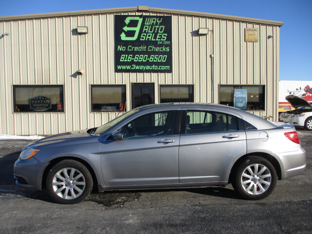 2013 Chrysler 200 in Oak Grove, MO 64075 - 18097261 8
