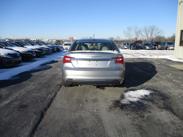 2013 Chrysler 200 in Oak Grove, MO 64075 - 18097261 6