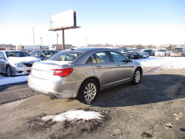 2013 Chrysler 200 in Oak Grove, MO 64075 - 18097261 5