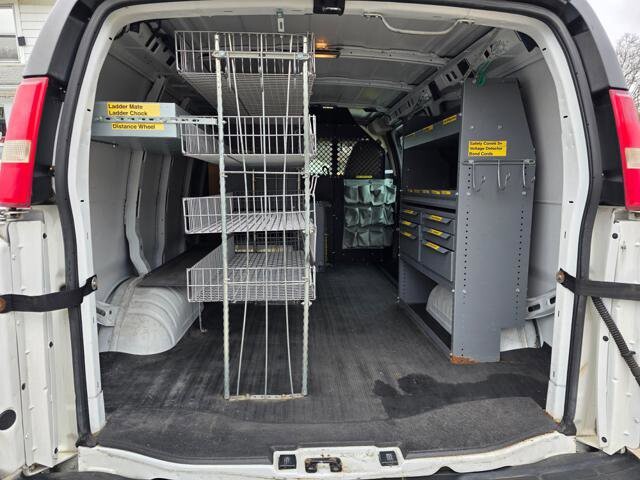 2011 Chevrolet Express 2500 in Blauvelt, NY 10913 - 18097264 32