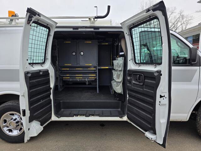 2011 Chevrolet Express 2500 in Blauvelt, NY 10913 - 18097264 47