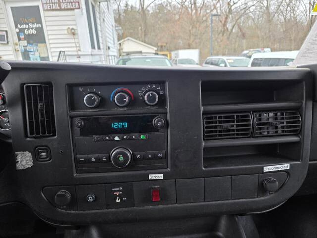 2011 Chevrolet Express 2500 in Blauvelt, NY 10913 - 18097264 17