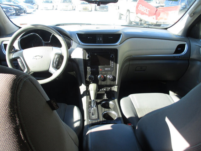 2013 Chevrolet Traverse in Oak Grove, MO 64075 - 18097269 12