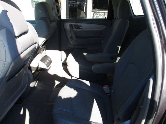 2013 Chevrolet Traverse in Oak Grove, MO 64075 - 18097269 10