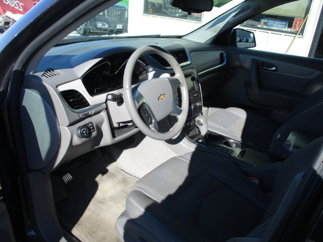 2013 Chevrolet Traverse in Oak Grove, MO 64075 - 18097269 9