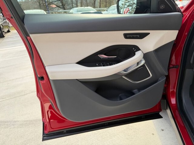 2019 Jaguar E-PACE in Knoxville, TN 37920 - 18097270 6