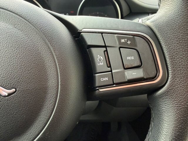 2019 Jaguar E-PACE in Knoxville, TN 37920 - 18097270 19