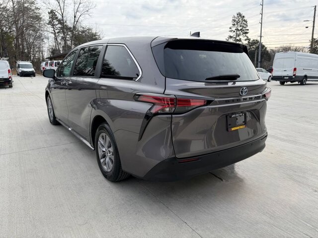 2022 Toyota Sienna in Knoxville, TN 37920 - 18097272 2