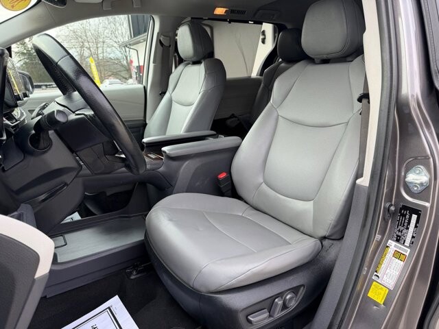 2022 Toyota Sienna in Knoxville, TN 37920 - 18097272 10