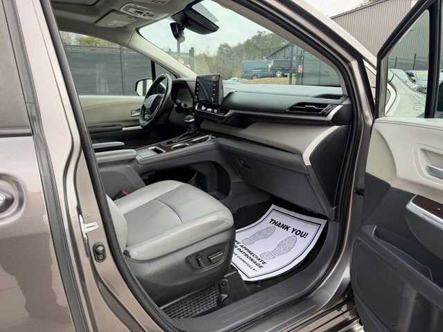 2022 Toyota Sienna in Knoxville, TN 37920 - 18097272 16