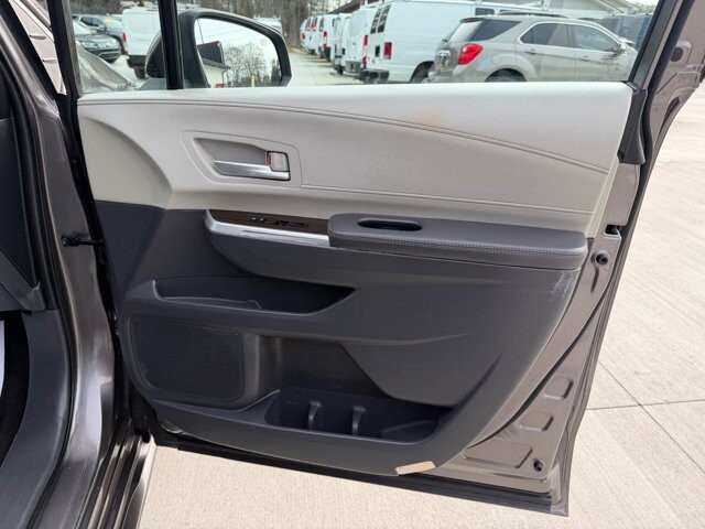 2022 Toyota Sienna in Knoxville, TN 37920 - 18097272 8
