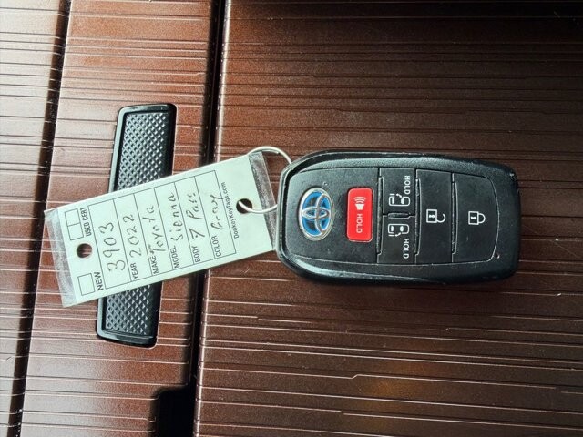 2022 Toyota Sienna in Knoxville, TN 37920 - 18097272 27