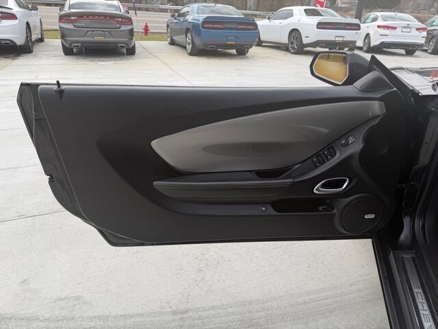 2011 Chevrolet Camaro in Knoxville, TN 37920 - 18097273 17