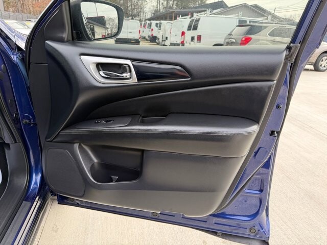 2018 Nissan Pathfinder in Knoxville, TN 37920 - 18097275 11
