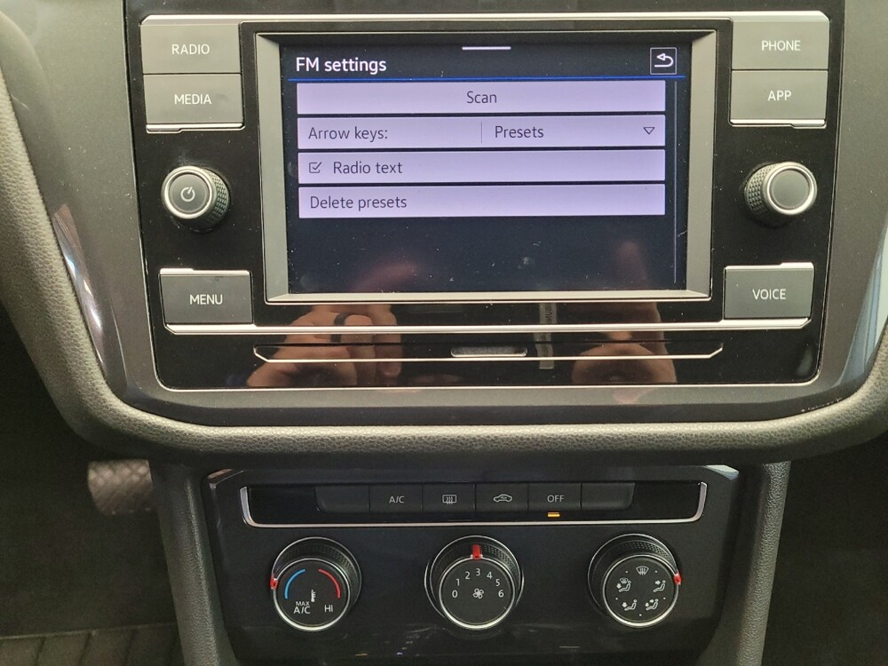 2020 Volkswagen Tiguan in Riverside, CA 92504 - 18097302 25