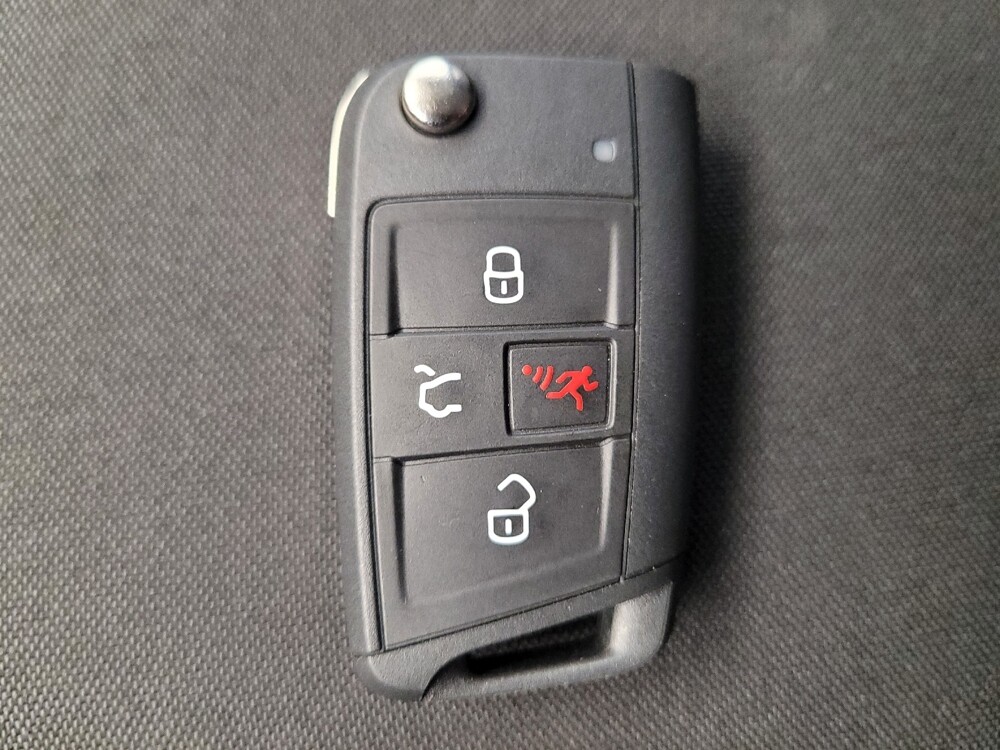 2020 Volkswagen Tiguan in Riverside, CA 92504 - 18097302 32