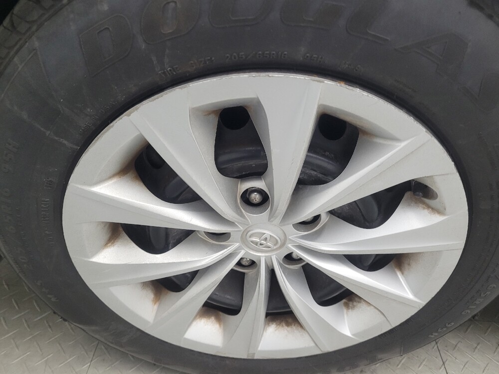 2015 Toyota Camry in Macon, GA 31210 - 18097325 31