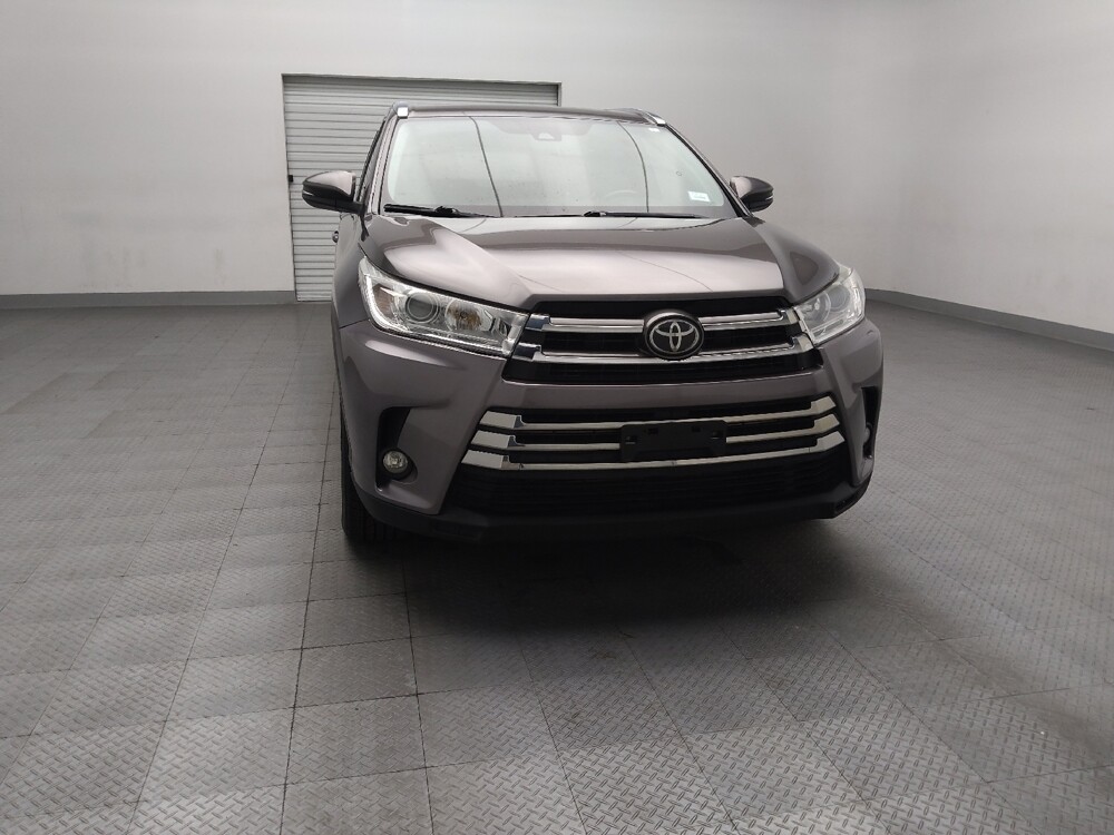 2017 Toyota Highlander in Houston, TX 77034 - 18097331 15