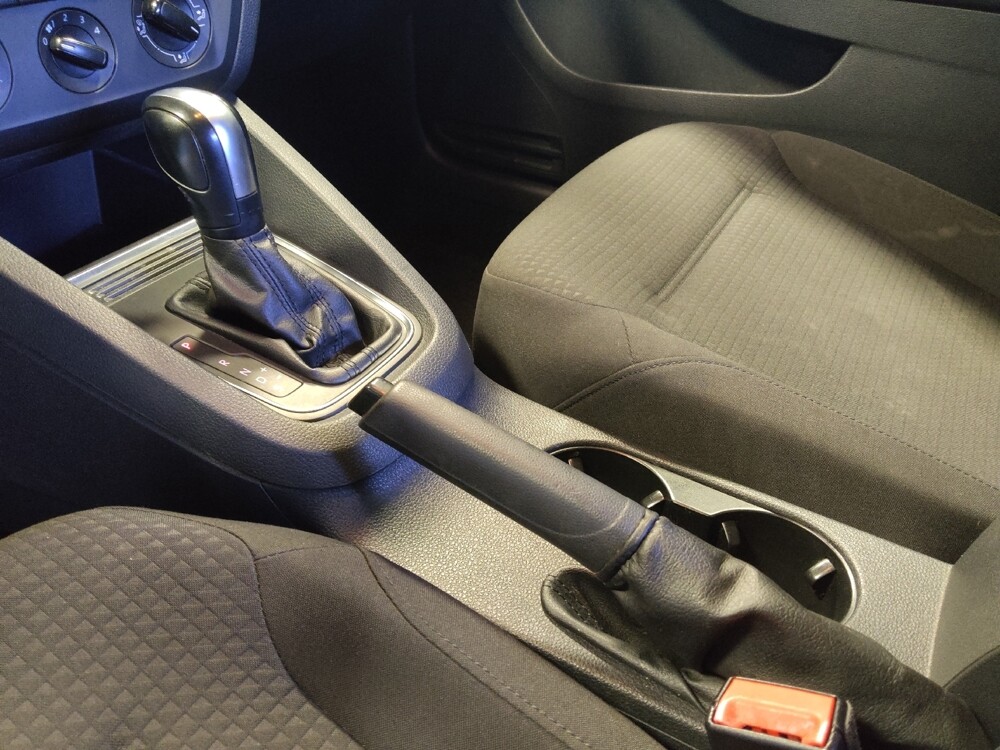 2016 Volkswagen Jetta in Phoenix, AZ 85015 - 18097347 26