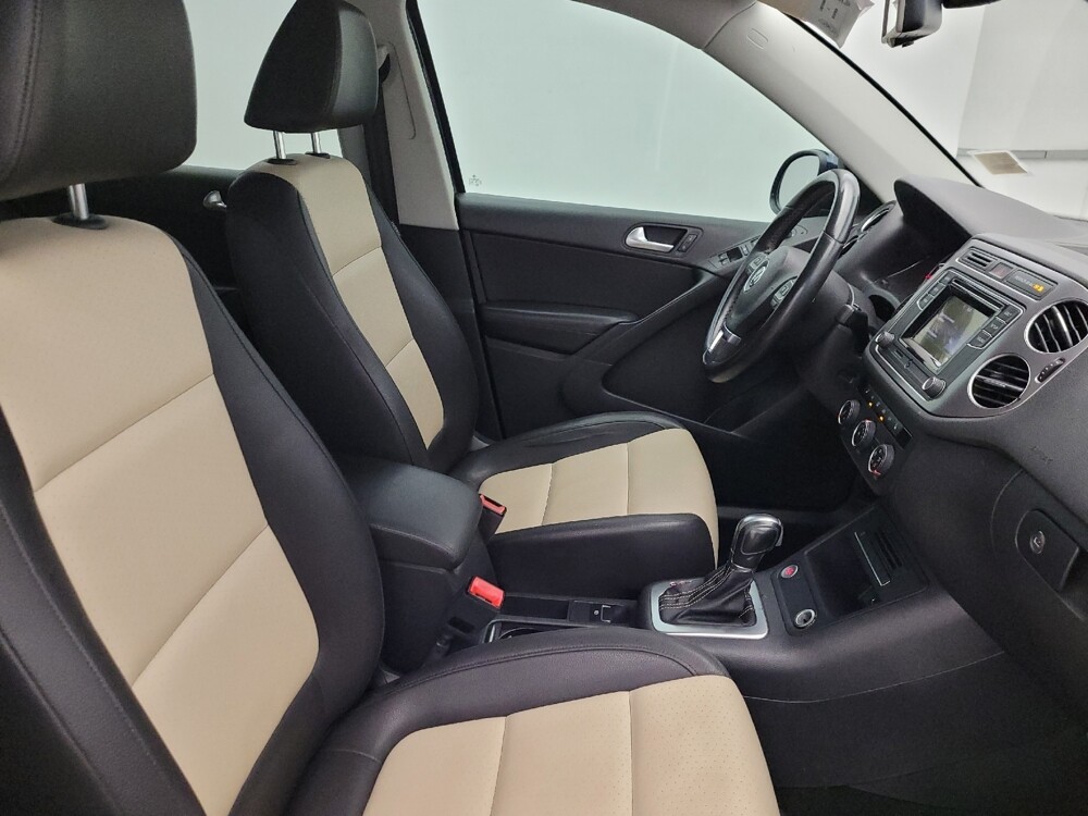 2016 Volkswagen Tiguan in Glendale, AZ 85301 - 18097350 21