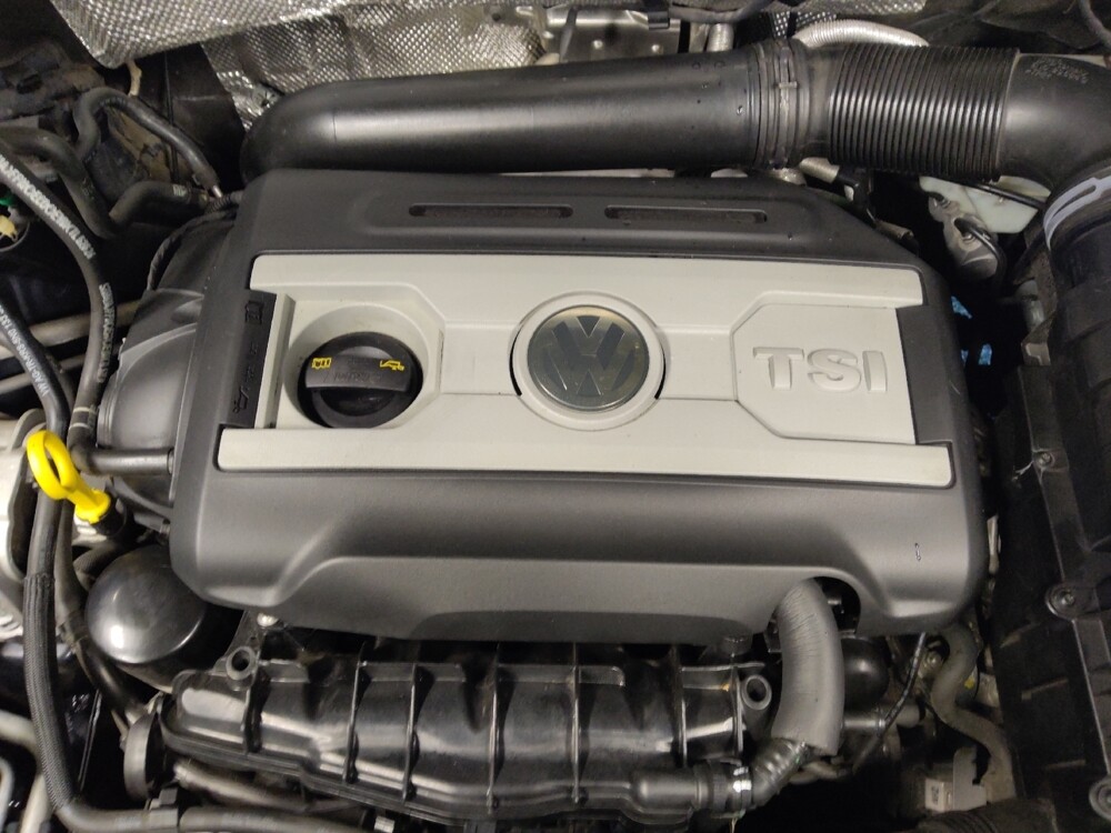 2016 Volkswagen Tiguan in Glendale, AZ 85301 - 18097350 30