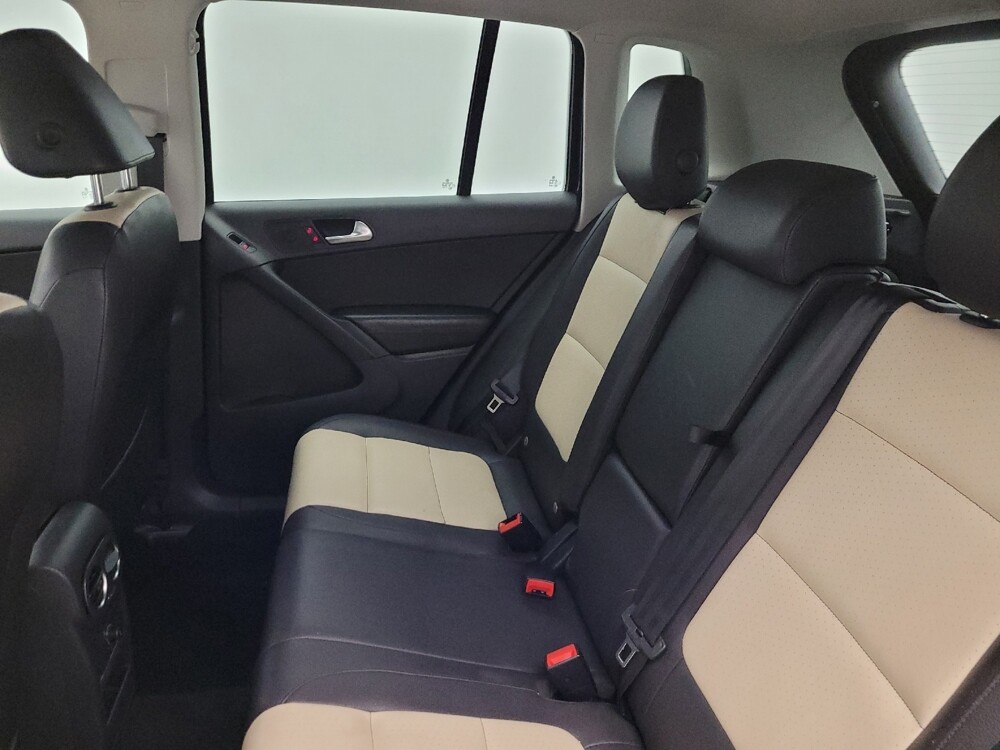 2016 Volkswagen Tiguan in Glendale, AZ 85301 - 18097350 18