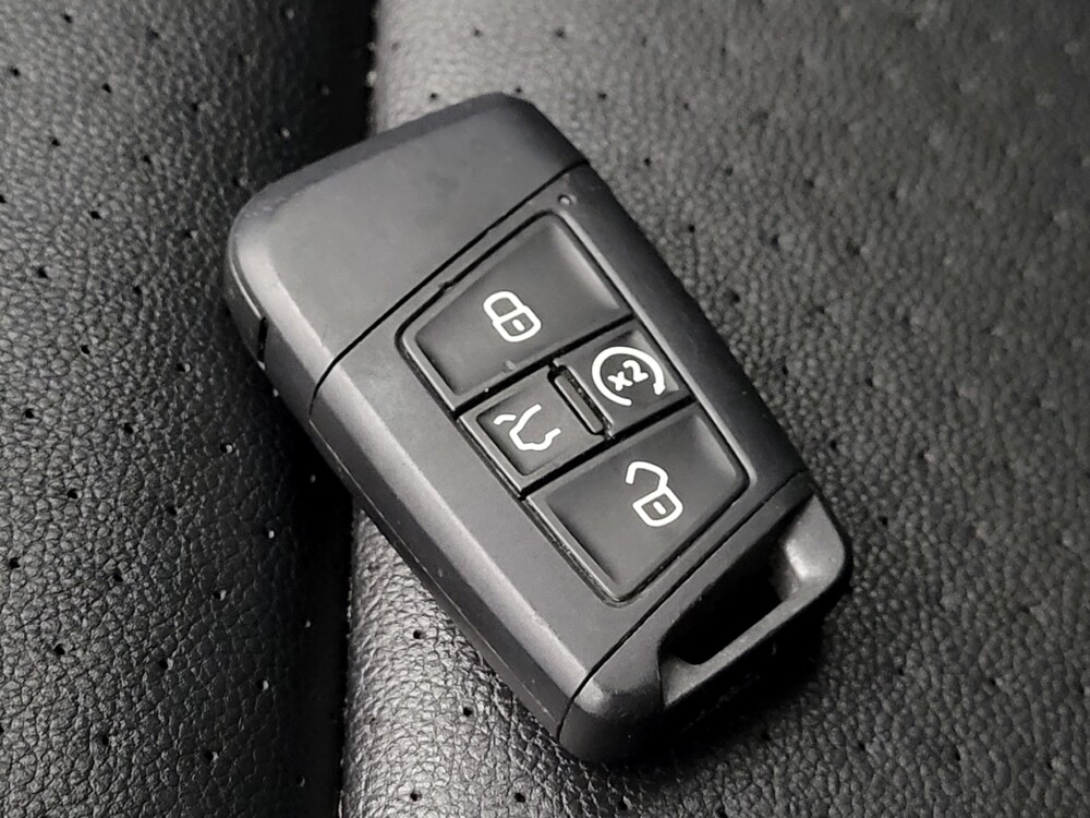 2019 Volkswagen Atlas in Mesa, AZ 85210 - 18097351 32