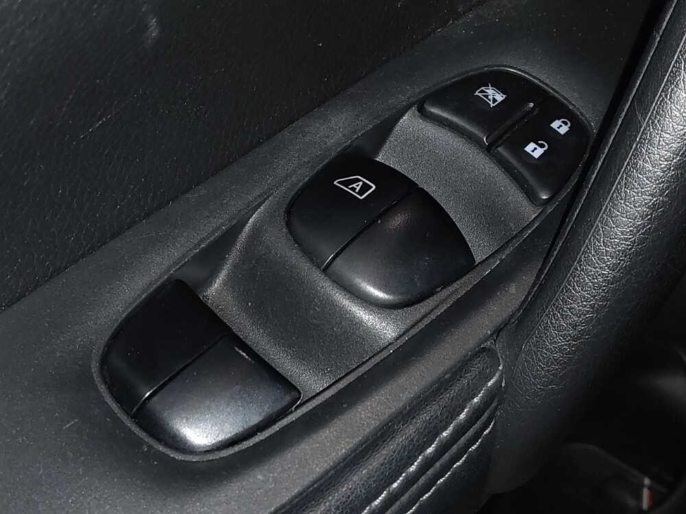 2018 Nissan Rogue Sport in Pensacola, FL 32505 - 18097369 27