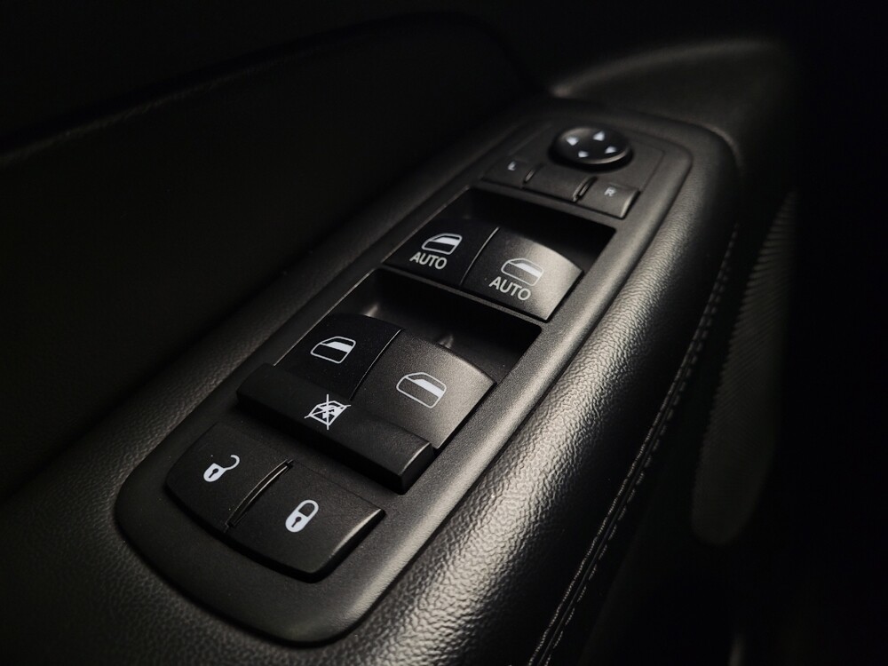 2018 Jeep Grand Cherokee in Columbus, OH 43228 - 18097405 27