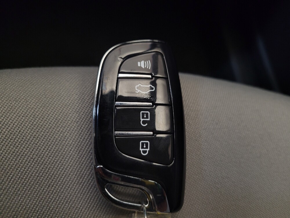 2019 Chevrolet Equinox in Maple Heights, OH 44137 - 18097406 32