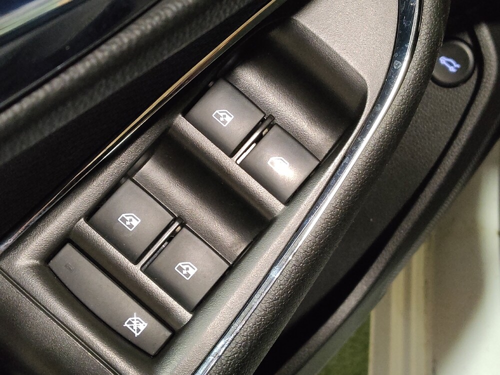 2017 Chevrolet Cruze in Henrico, VA 23223 - 18097414 27