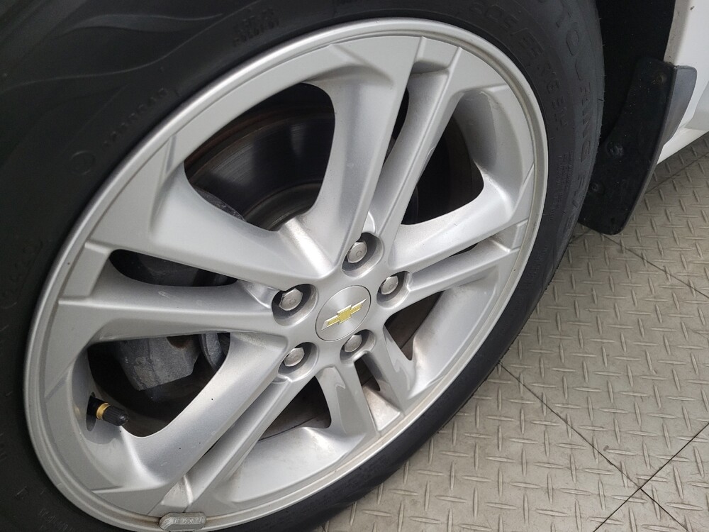 2017 Chevrolet Cruze in Henrico, VA 23223 - 18097414 31