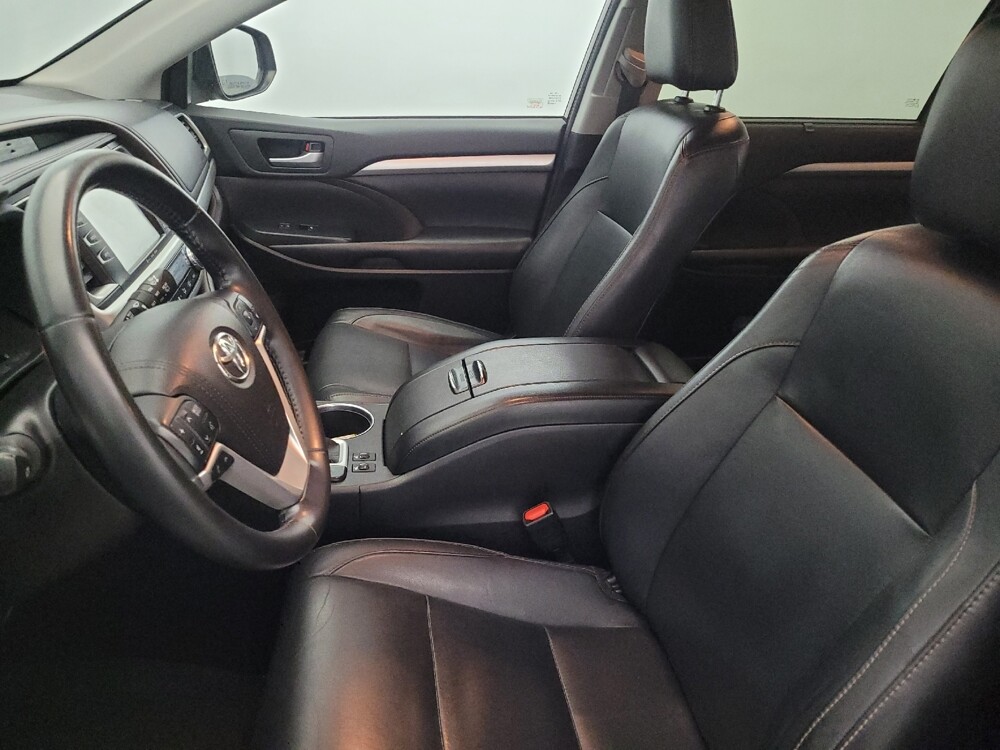 2018 Toyota Highlander in Woodbridge, VA 22191 - 18097417 17