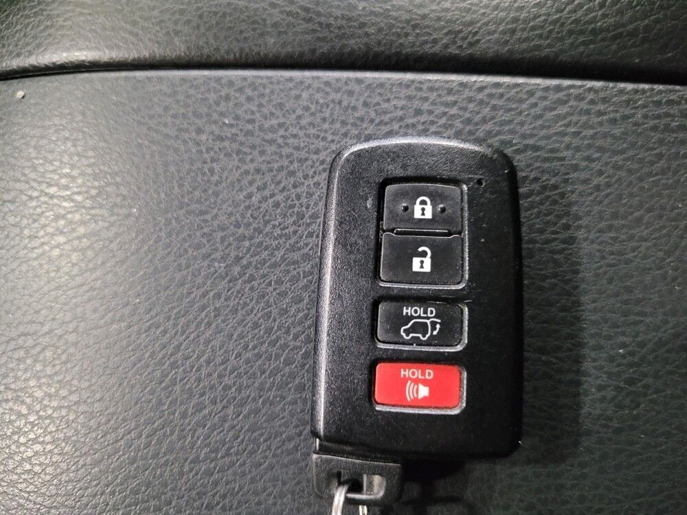 2018 Toyota Highlander in Woodbridge, VA 22191 - 18097417 32