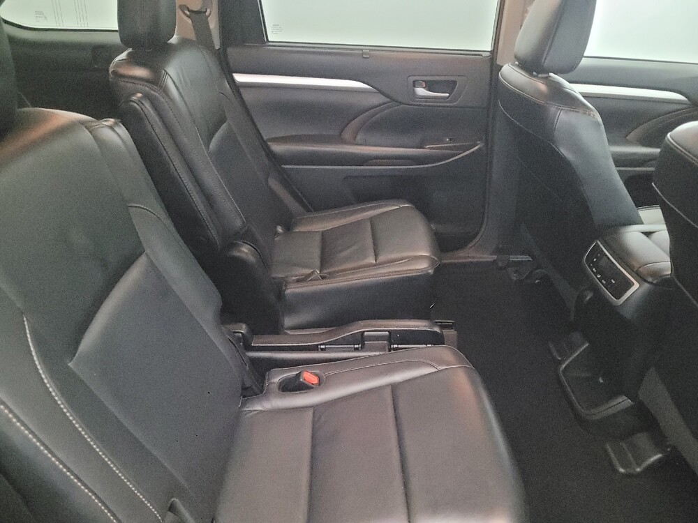 2018 Toyota Highlander in Woodbridge, VA 22191 - 18097417 19