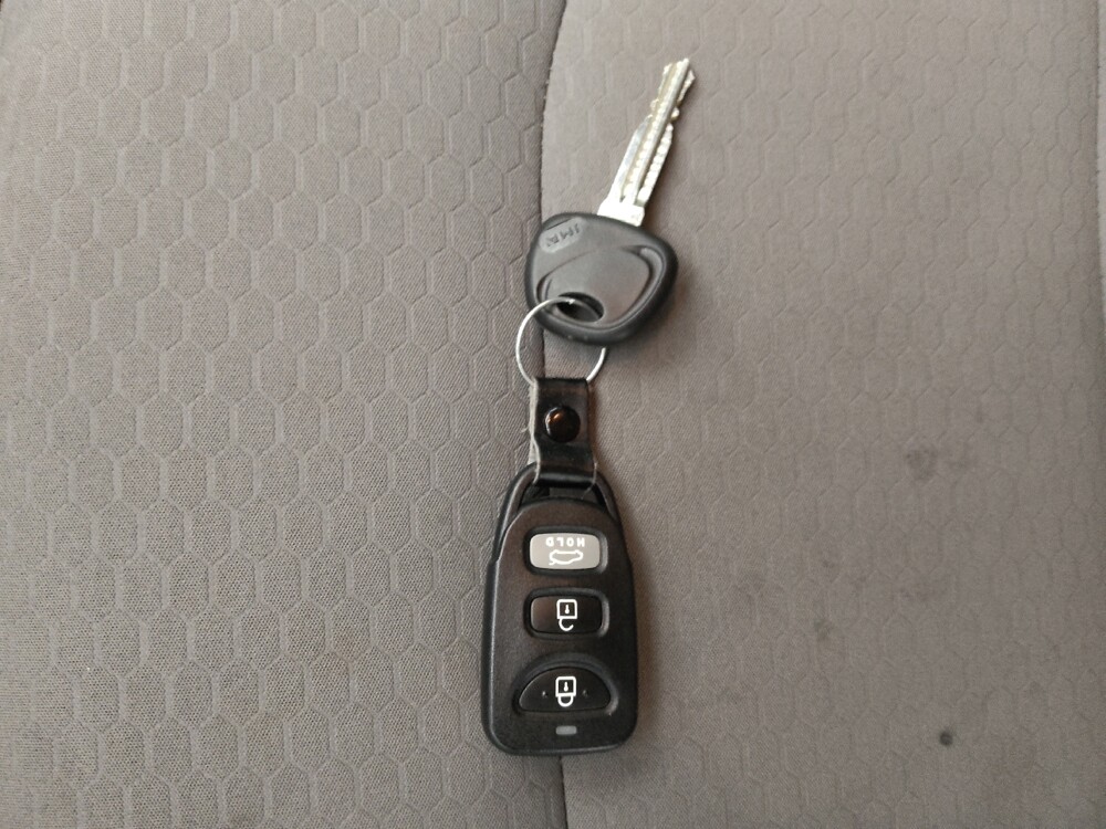 2020 Hyundai Elantra in Independence, MO 64055 - 18097426 32