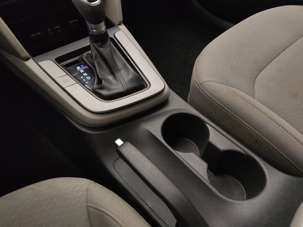 2020 Hyundai Elantra in Independence, MO 64055 - 18097426 26