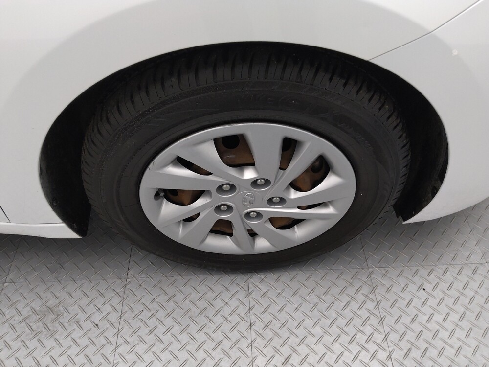 2019 Hyundai Elantra in Independence, MO 64055 - 18097432 31