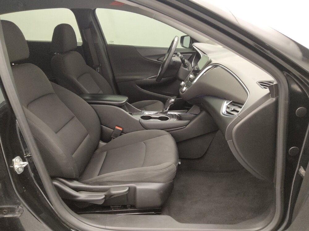 2018 Chevrolet Malibu in Independence, MO 64055 - 18097434 21