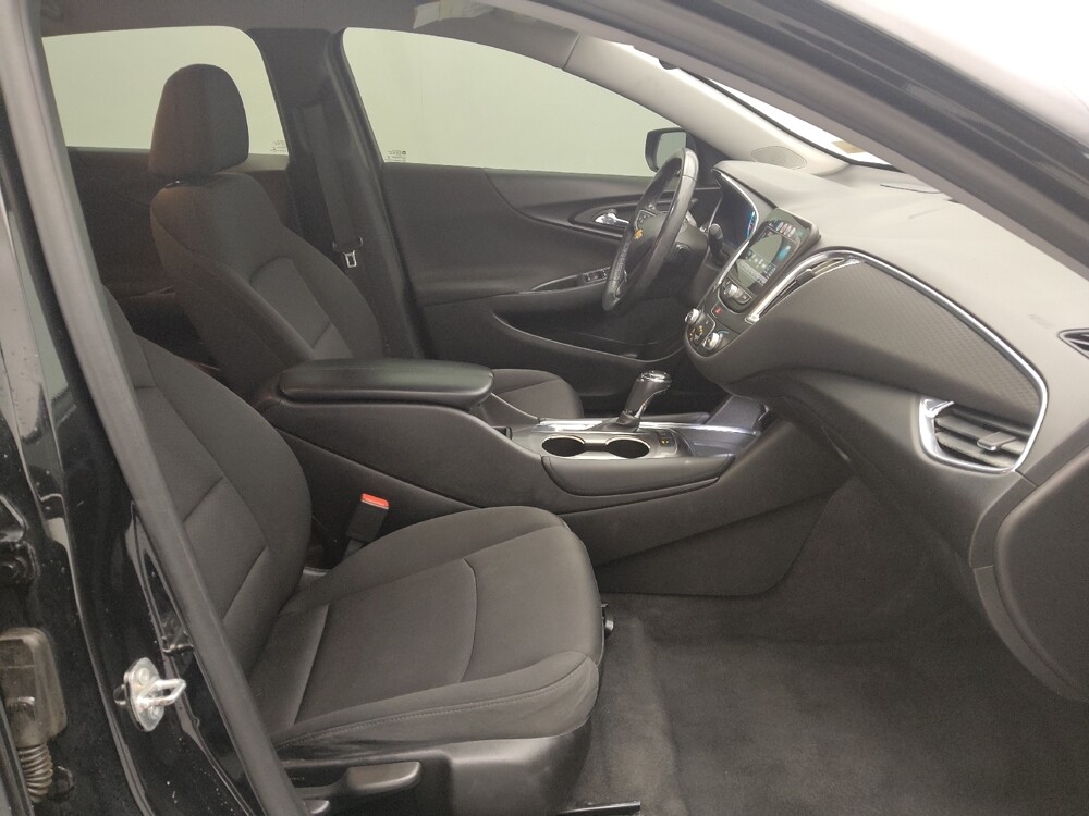 2018 Chevrolet Malibu in Independence, MO 64055 - 18097434 21