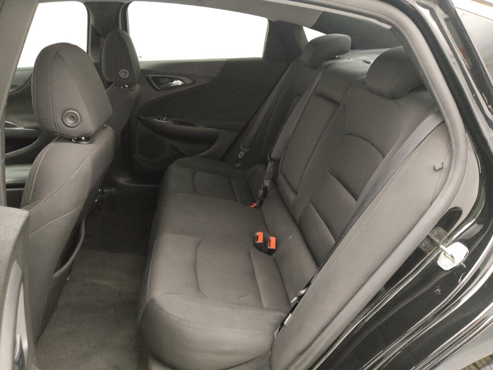 2018 Chevrolet Malibu in Independence, MO 64055 - 18097434 18