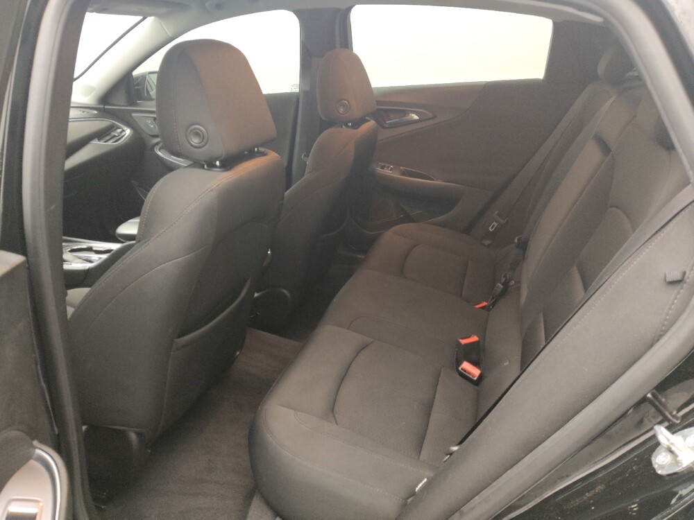 2018 Chevrolet Malibu in Independence, MO 64055 - 18097434 18