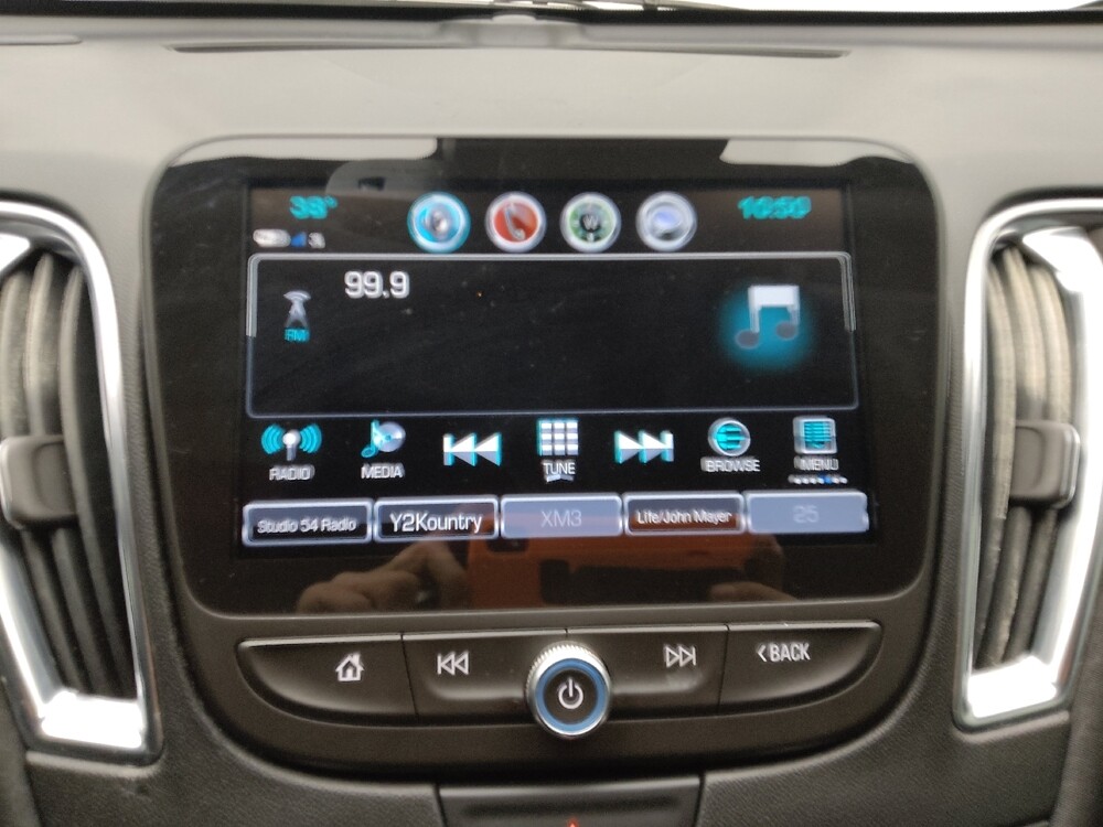 2018 Chevrolet Malibu in Independence, MO 64055 - 18097434 25