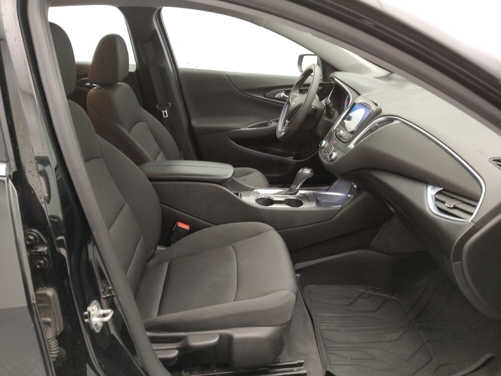 2019 Chevrolet Malibu in Independence, MO 64055 - 18097435 21