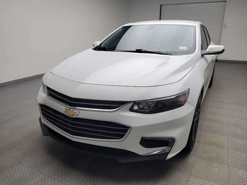 2018 Chevrolet Malibu in Indianapolis, IN 46222 - 18097437 15
