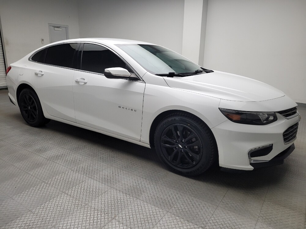 2018 Chevrolet Malibu in Indianapolis, IN 46222 - 18097437 11