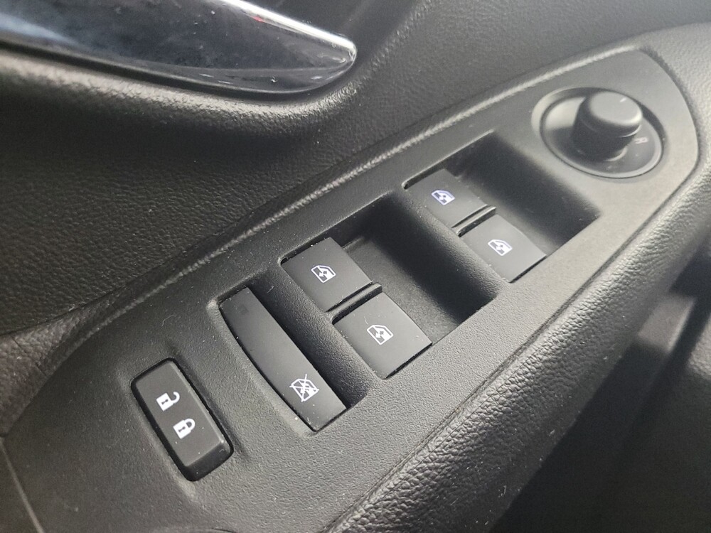 2019 Chevrolet Trax in Grand Rapids, MI 49508 - 18097441 27