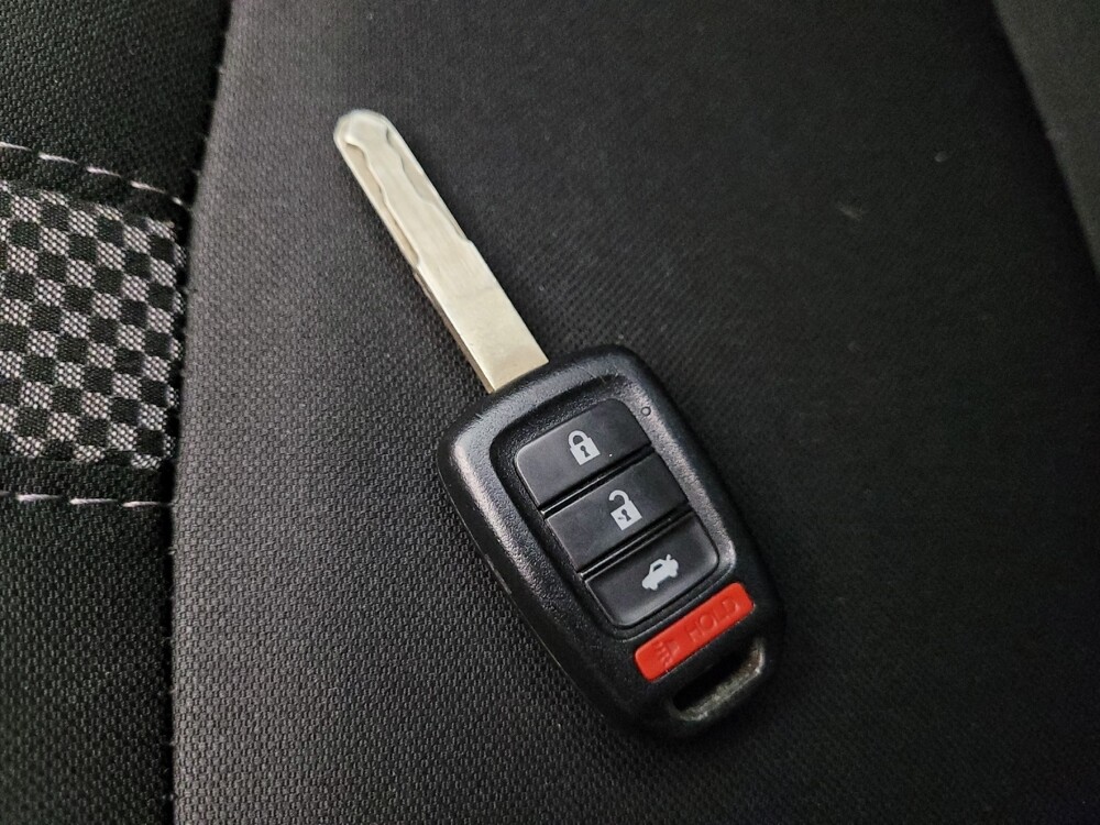 2020 Honda Civic in Glendale, AZ 85301 - 18097450 32